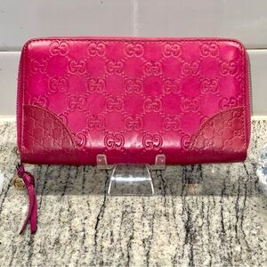 Gucci Guccisima Bree in Fuchsia  Leather Zip-around Wallet